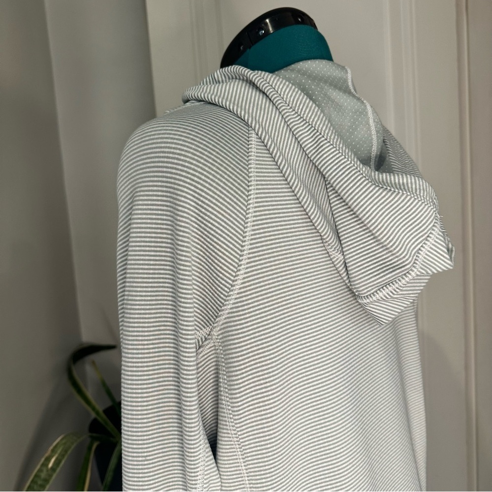 Athleta Pullover Women's Small Gray White Striped Hoodie Long Sleeve - Picture 8 of 12